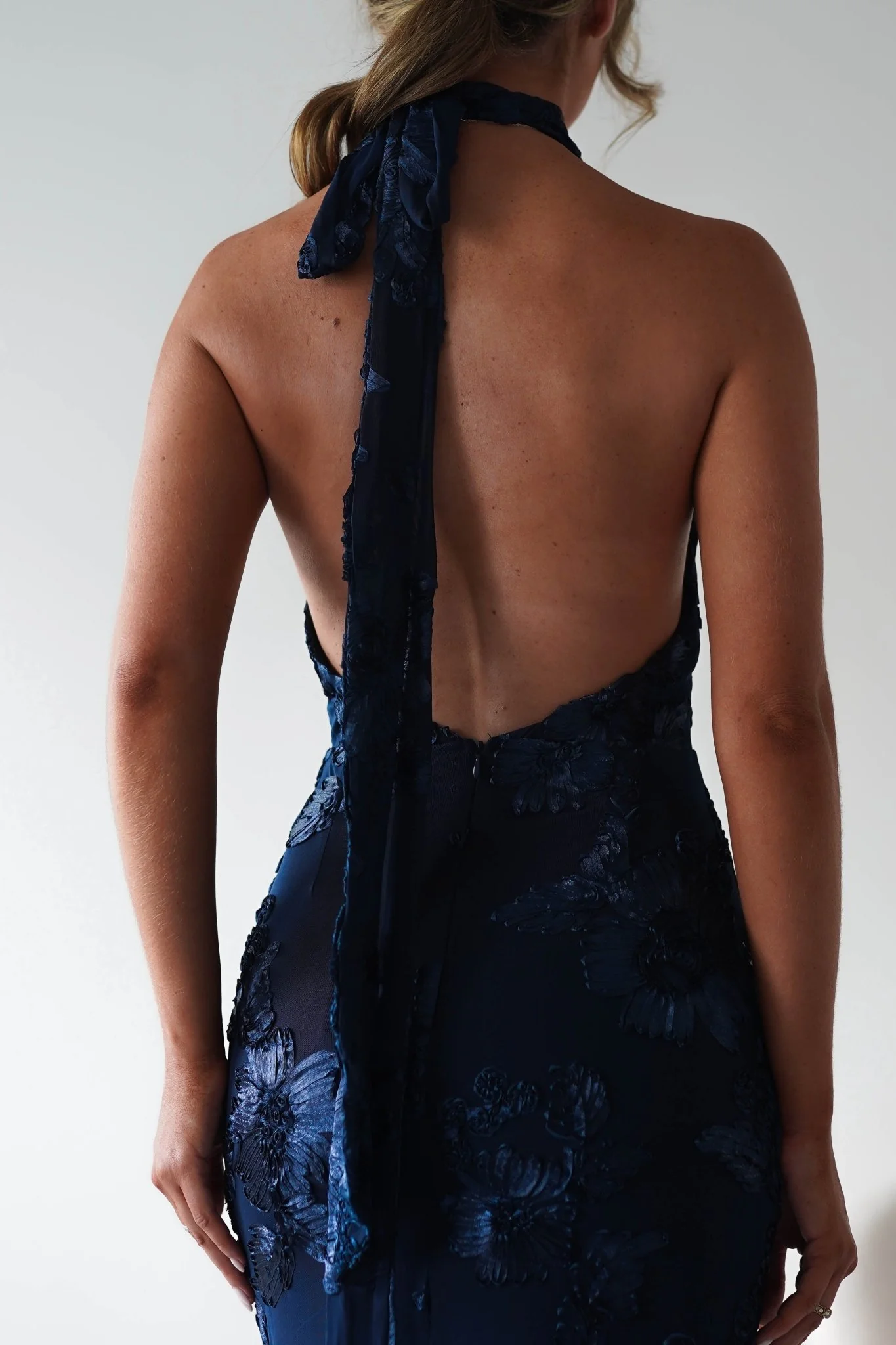 Halsey Tie Back Maxi Dress | Navy Textured - Image 10