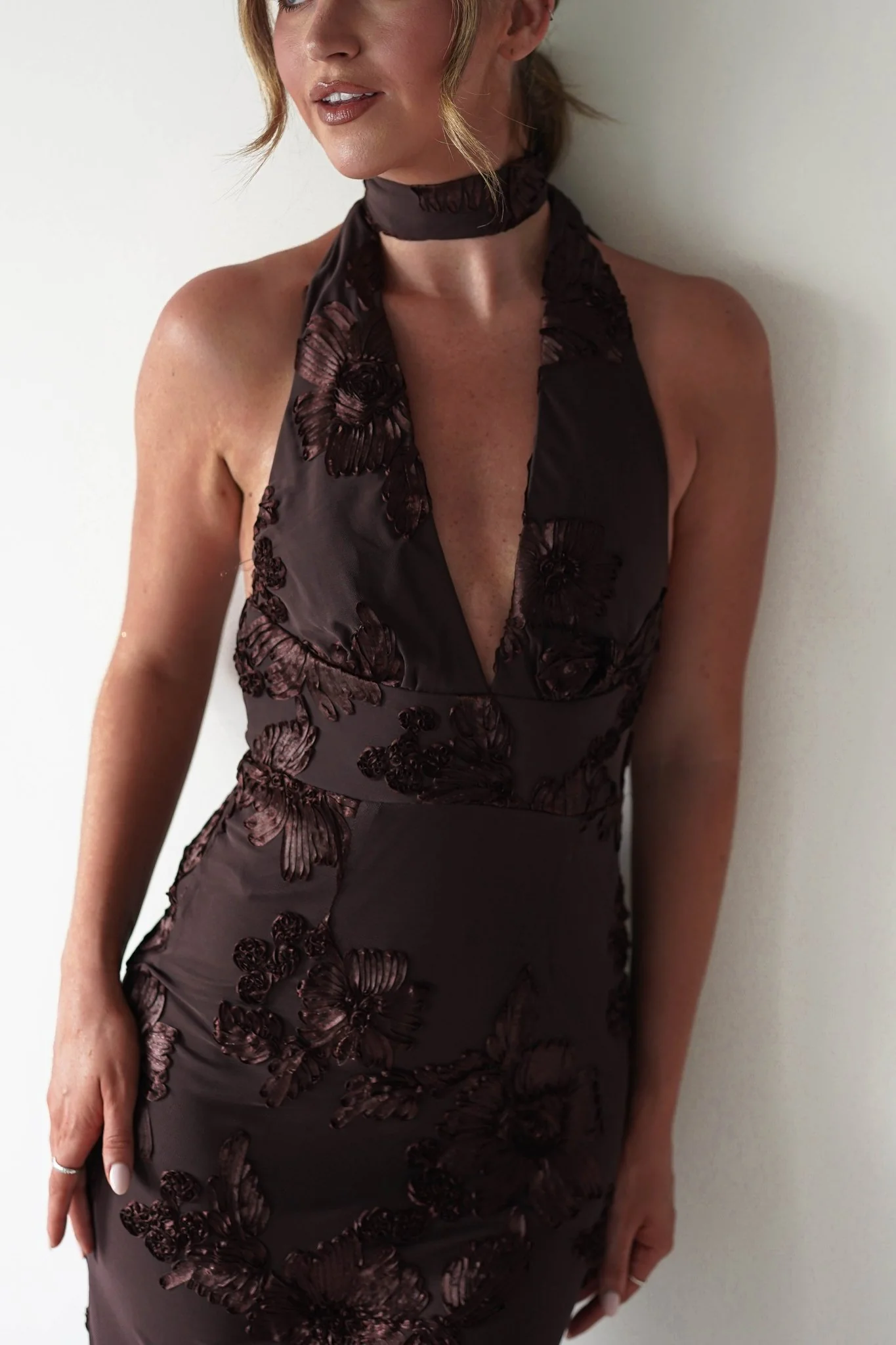 Halsey Tie Back Maxi Dress | Brown Textured - Image 4