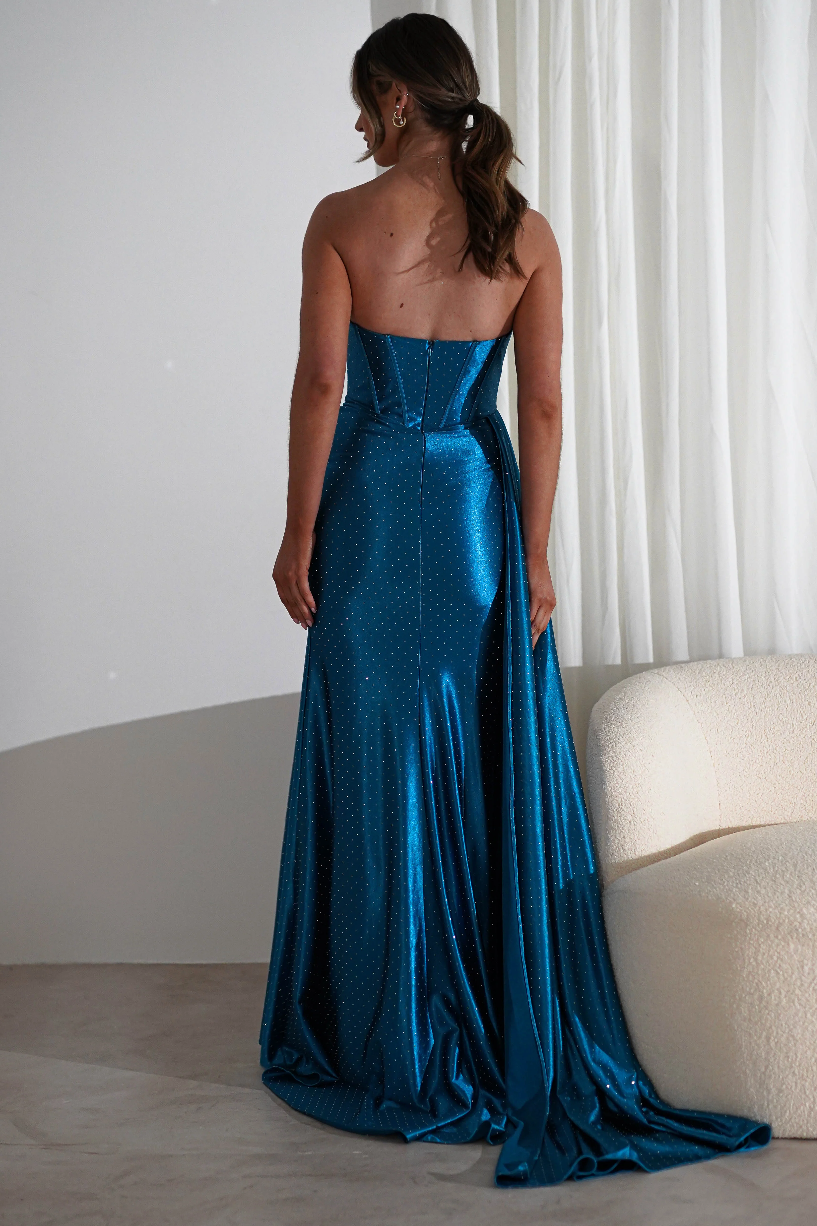 Pranvera Embellished Luxurious Gown | Peacock - Image 8