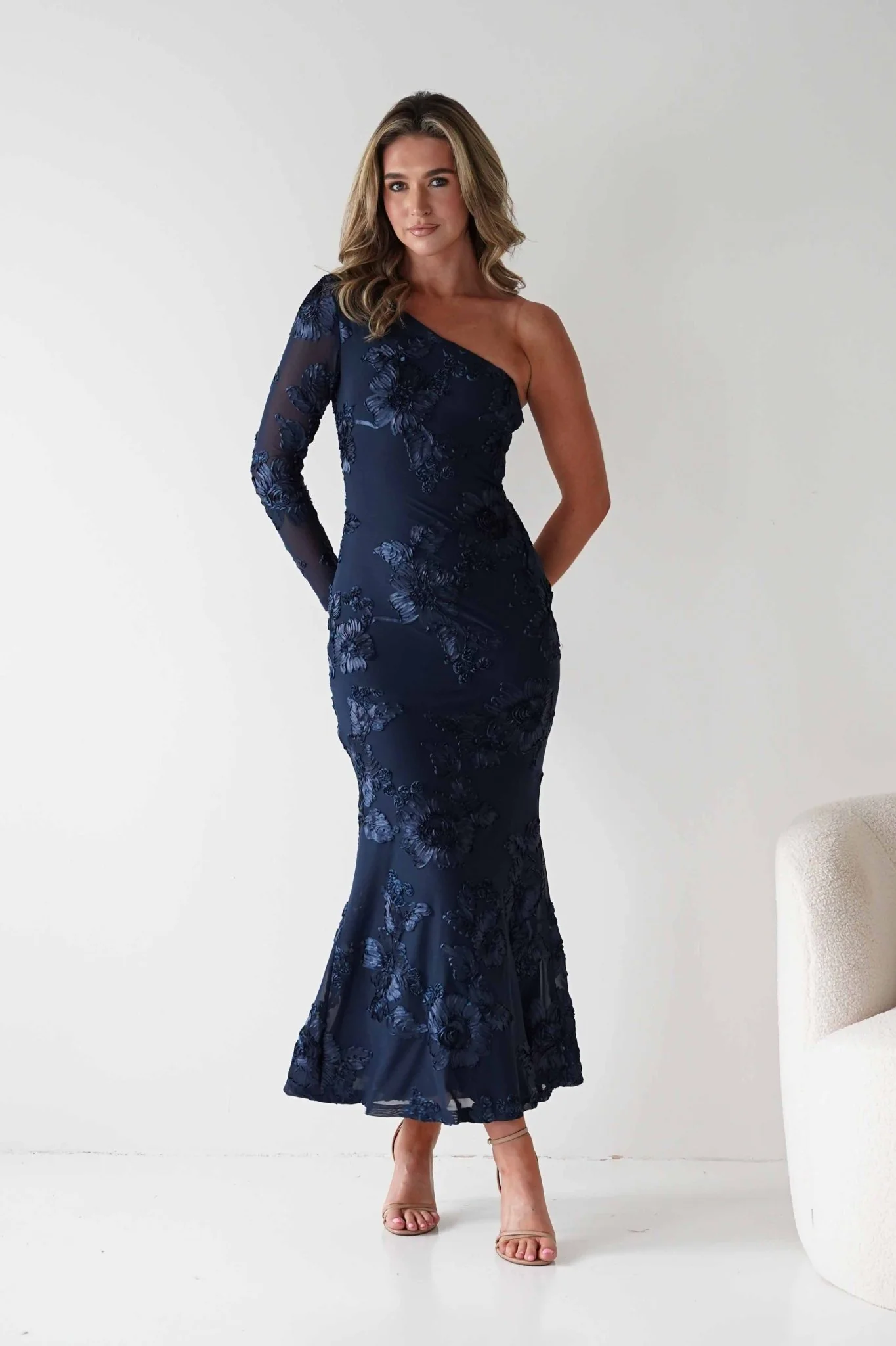 Saphira One Sleeve Maxi Dress | Navy Textured - Image 5
